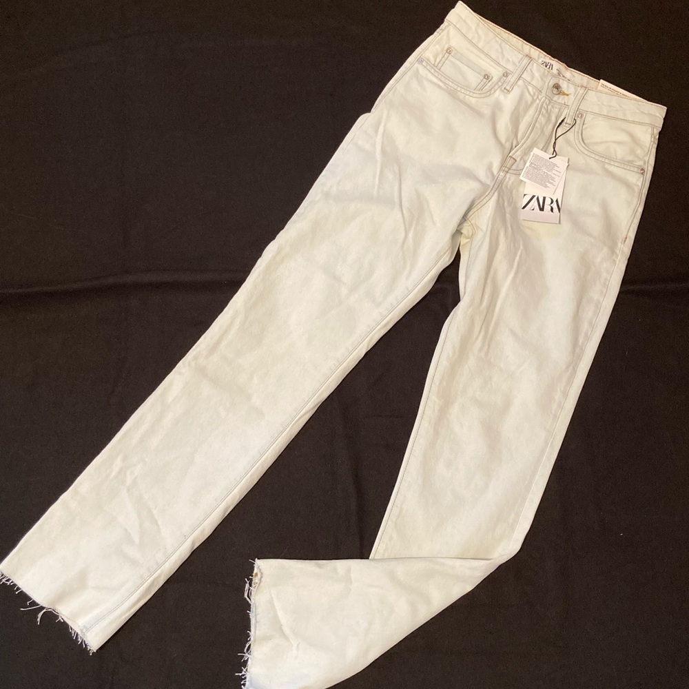 NEW WITH TAGS ZARA JEANS! Arctic straight jeans!
